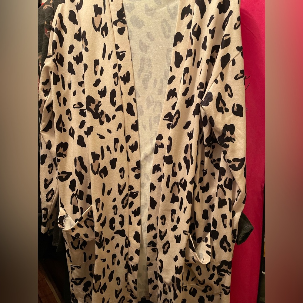 Womens long leopard cardigan 1x